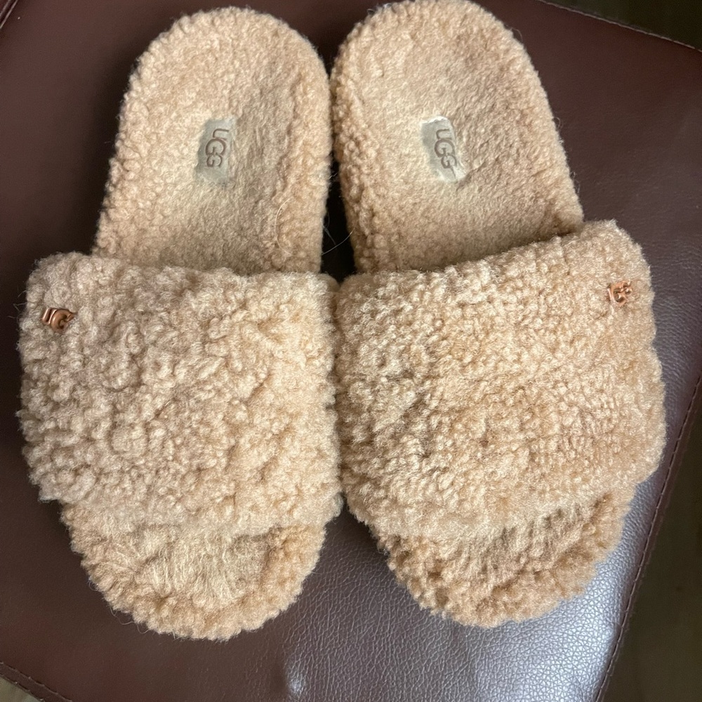 Cute fluffy slippers got them last Christmas only wore a hand full of times